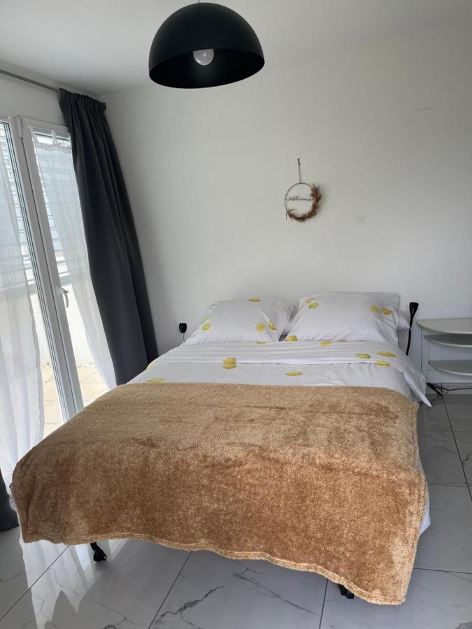 Au Bord De L'Eau Apartamento Orpund Exterior foto